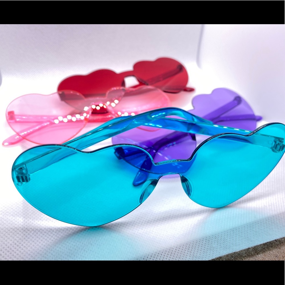 Trendy, Rimless Candy Heart Sunglasses ! 🕶🌈